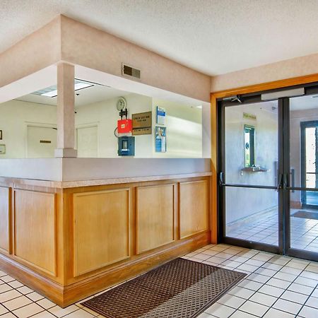 Motel 6 Jeffersonville, In ภายนอก รูปภาพ