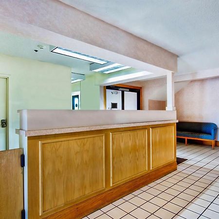 Motel 6 Jeffersonville, In ภายนอก รูปภาพ