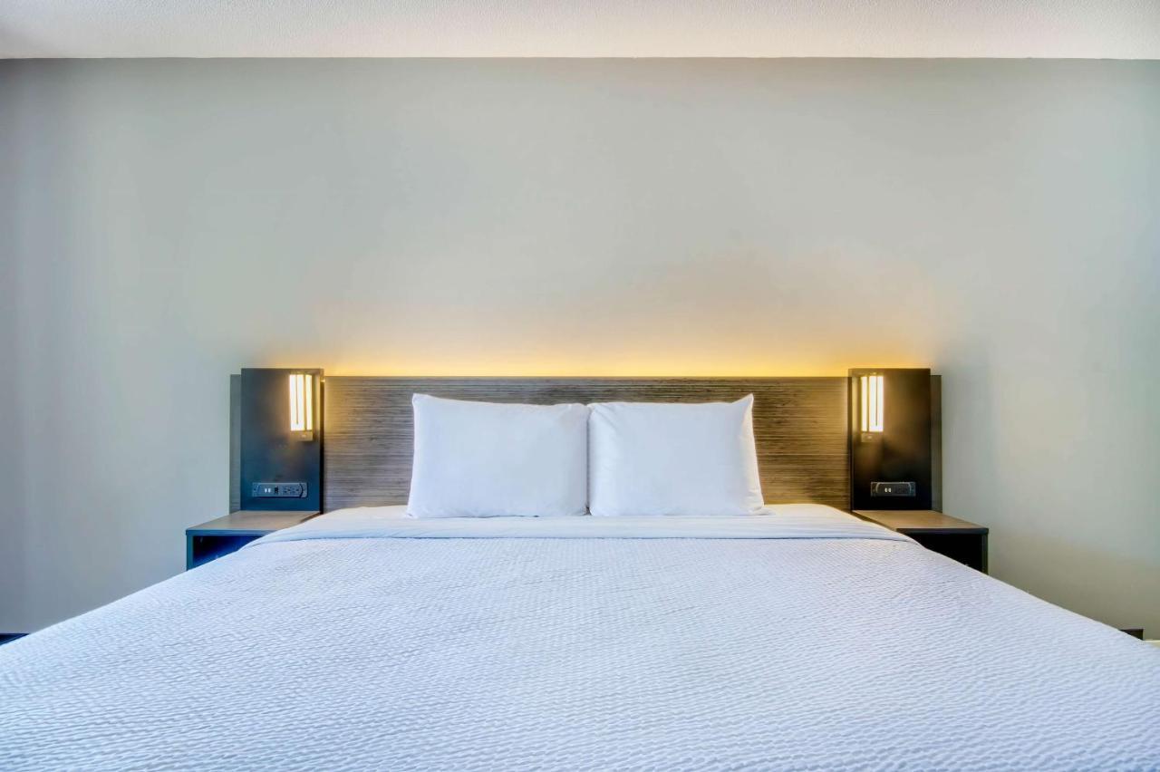 Motel 6 Jeffersonville, In ภายนอก รูปภาพ