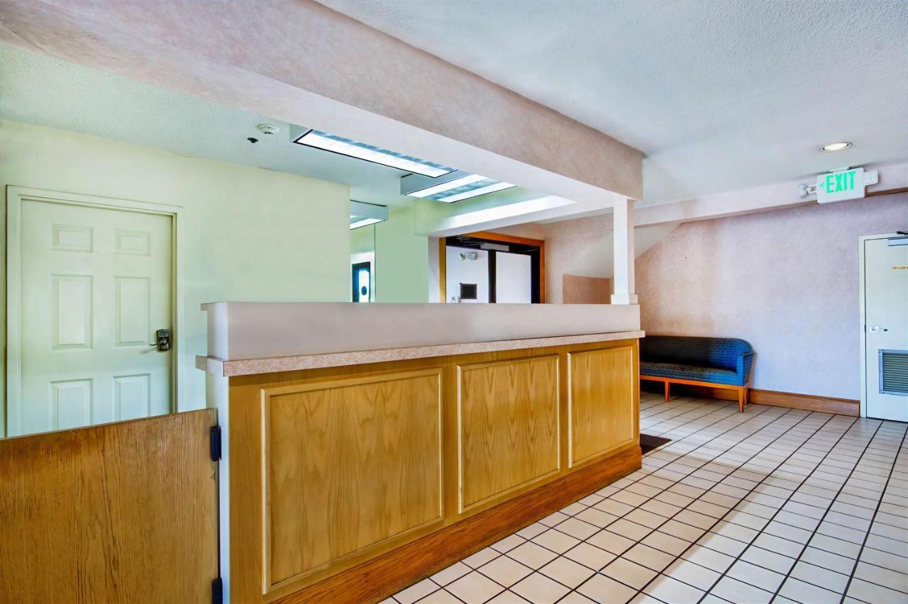 Motel 6 Jeffersonville, In ภายนอก รูปภาพ