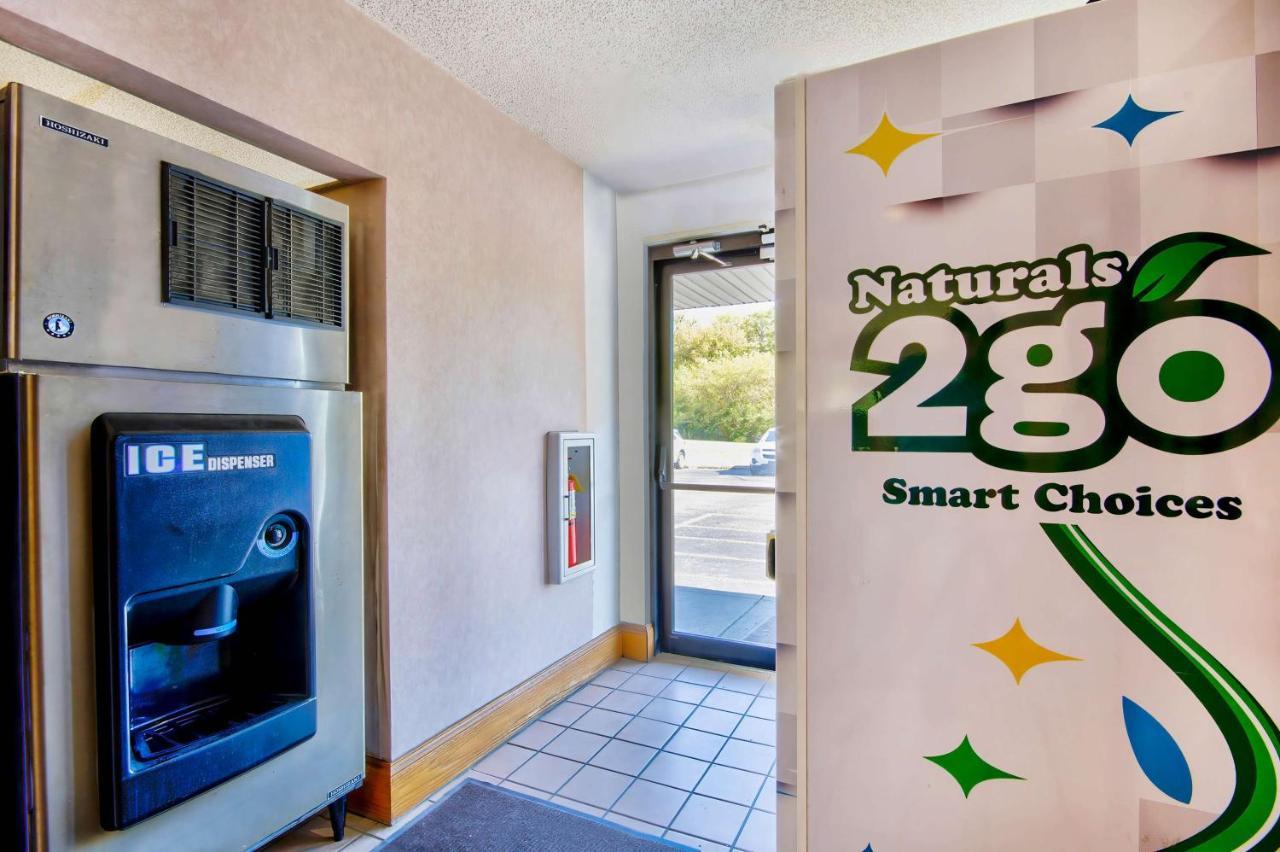 Motel 6 Jeffersonville, In ภายนอก รูปภาพ