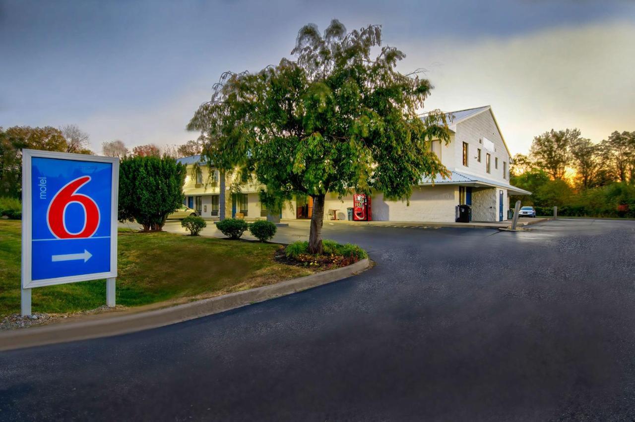 Motel 6 Jeffersonville, In ภายนอก รูปภาพ