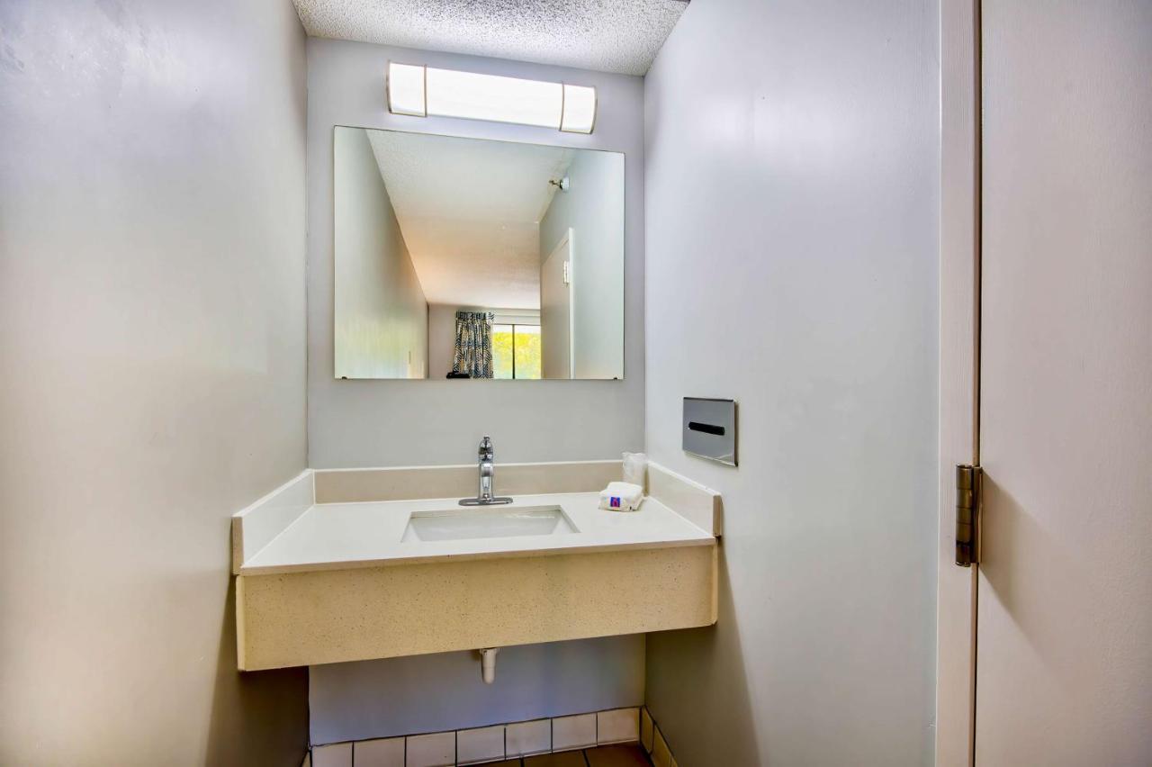 Motel 6 Jeffersonville, In ภายนอก รูปภาพ