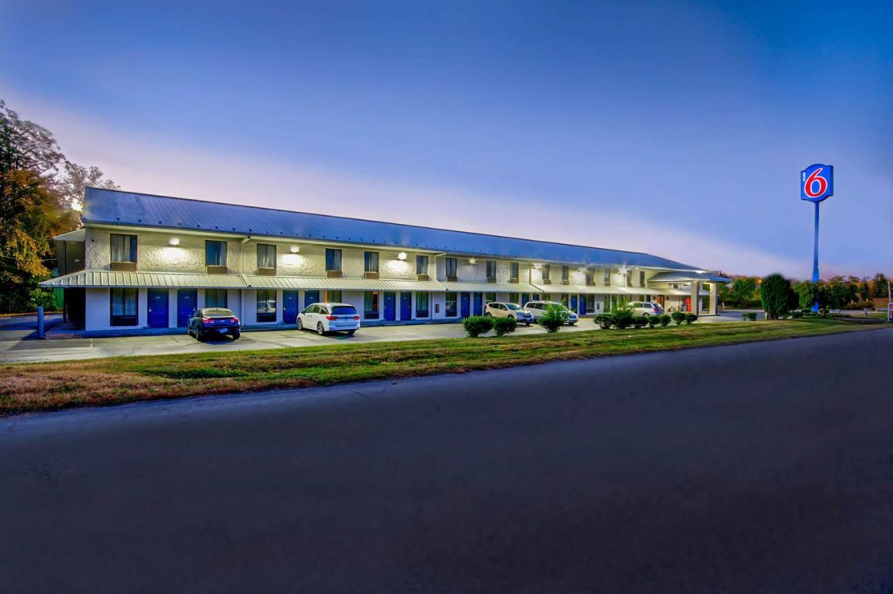 Motel 6 Jeffersonville, In ภายนอก รูปภาพ