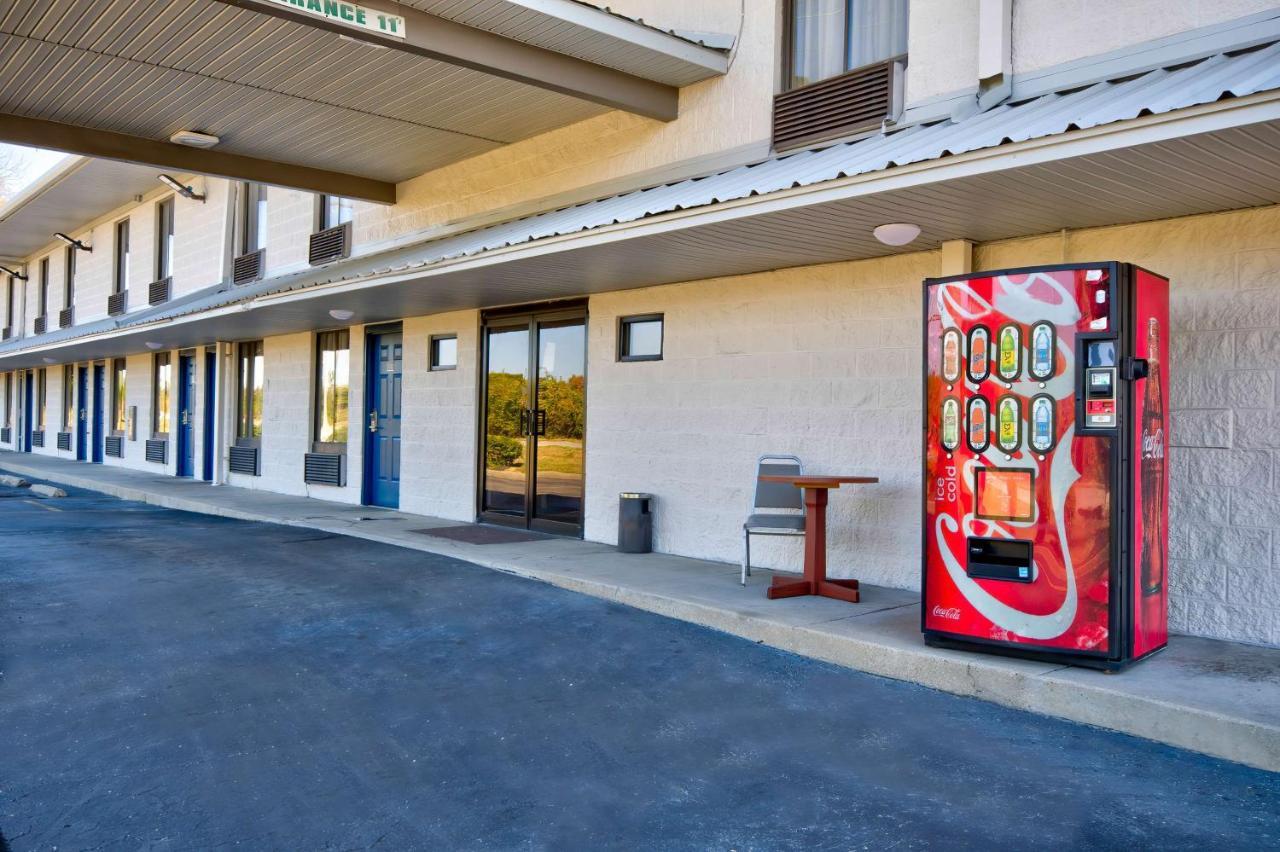 Motel 6 Jeffersonville, In ภายนอก รูปภาพ